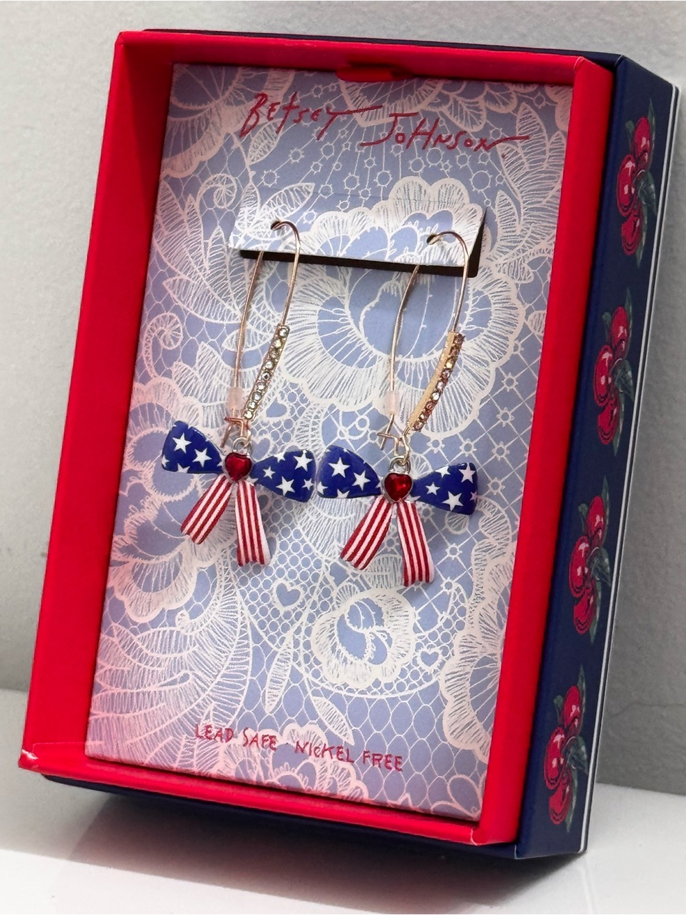 NIB Betsey Johnson American Bow Patriotic Shepherd Hook Earrings - Picture 8 of 11